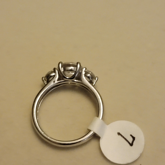 Sterling silver 925 cz size 7 - Picture 2 of 2